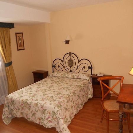 נאבאסראדה Hotel Rural Las Postas מראה חיצוני תמונה