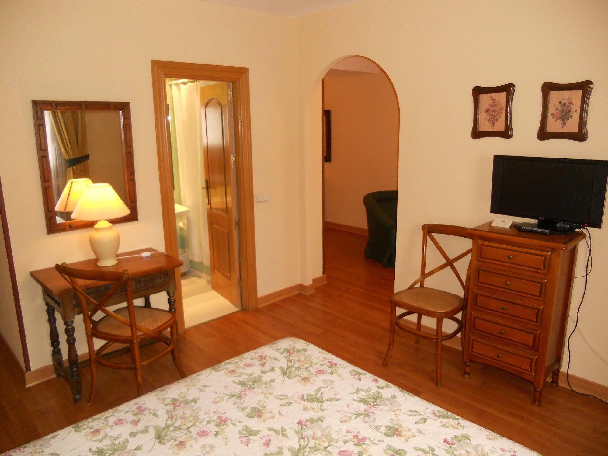 נאבאסראדה Hotel Rural Las Postas מראה חיצוני תמונה